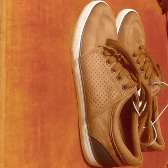 Cat & Jack size 4 youth  shoes - Picture 2 of 4